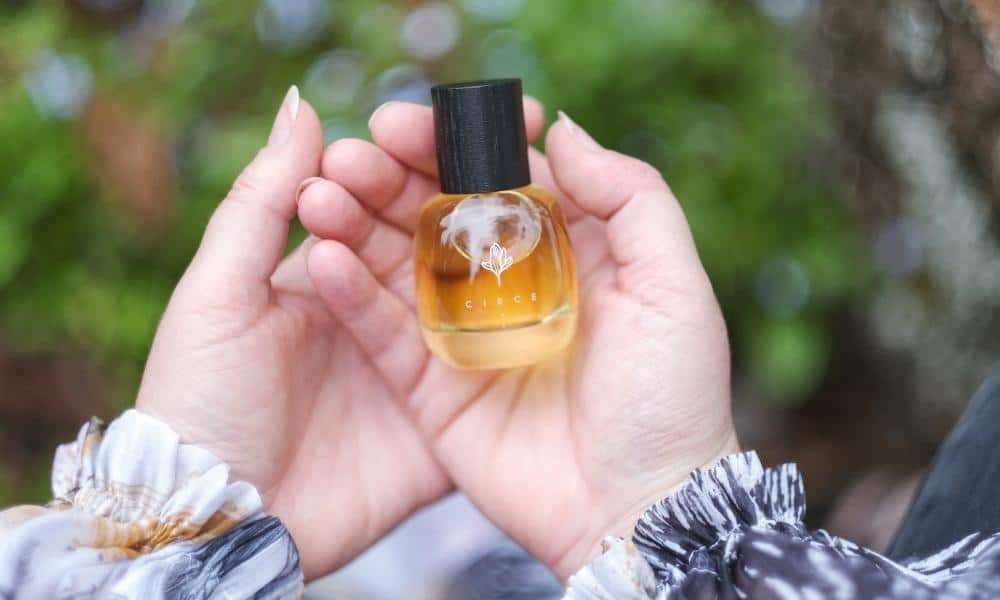Natural scent perfume deals
