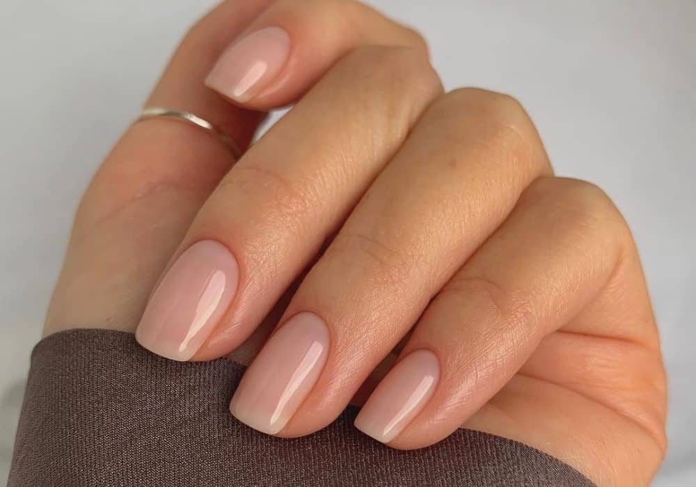 Minimalist Manicure - wide 1