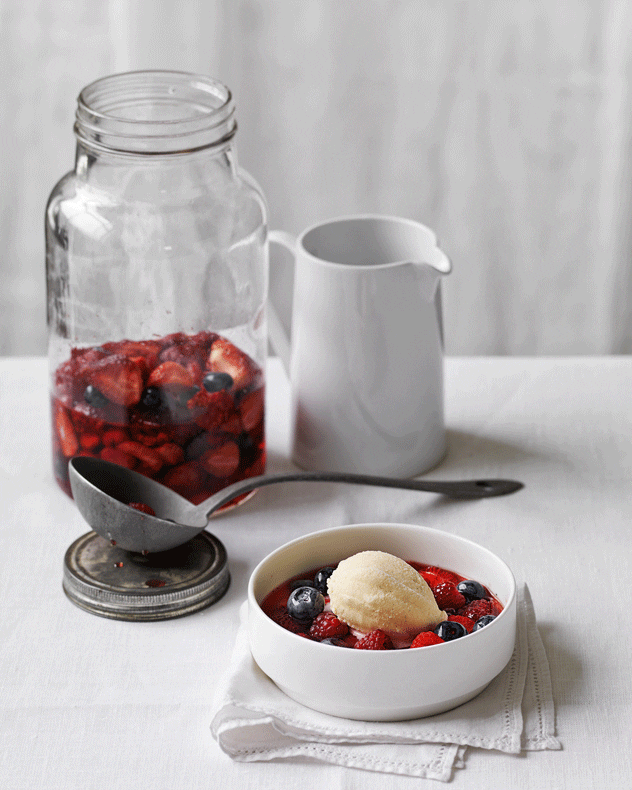 Vanilla-Flavoured Summer Berries with Vanilla Ice-Cream