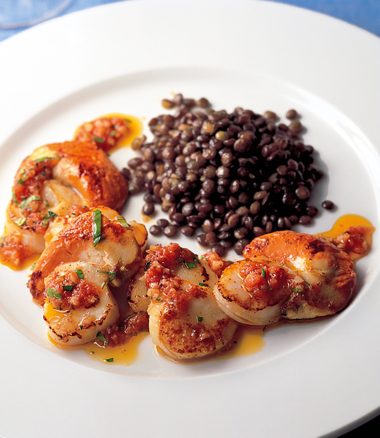 Seared Scallops with Lentil and Tomato Dressing