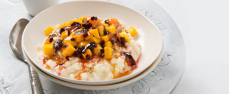 Rice Flake Porridge with Tamarillo  and Mango