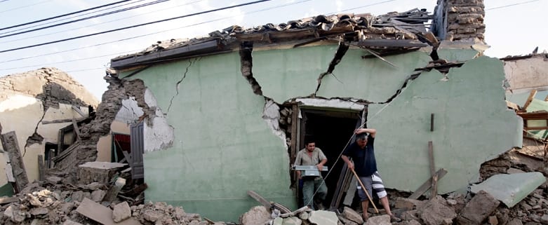 Looters canvas devastated Chile