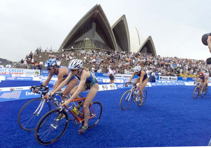 TRIATHLON TEST EVENT FOR SYDNEY 2000 OLYMPICS. MiNDFOOD