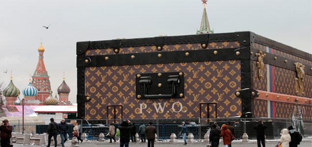Giant Louis Vuitton trunk erected in Russia’s Red Square