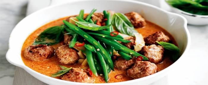 recipe-curry-pork-meatballs-chilli-basil