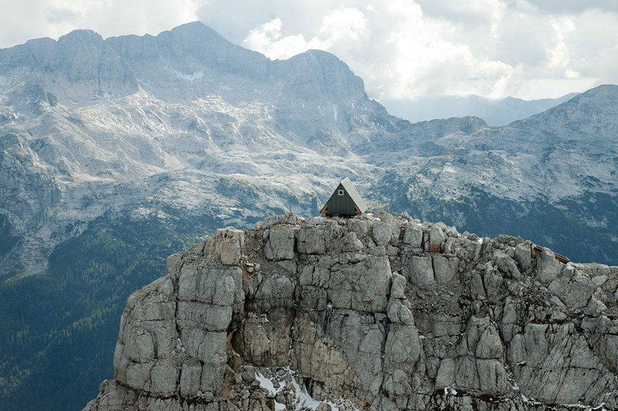 Italian Alps mountain hut free for anyone who makes it to the top
