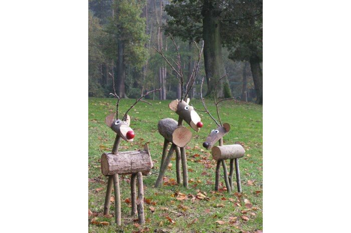 wooden-reindeer