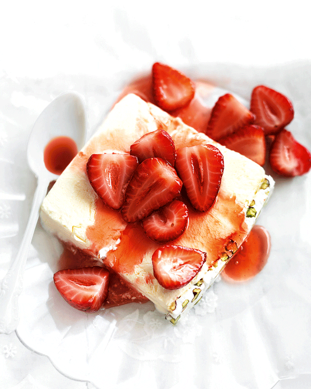Frozen-Yoghurt Cake with Poached Strawberries