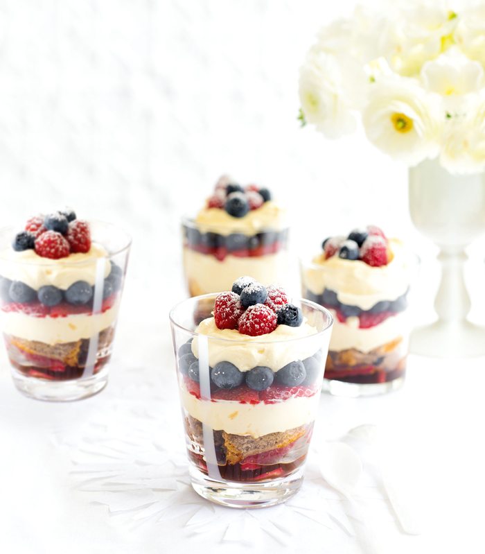 Christmas Berry Tiramisu