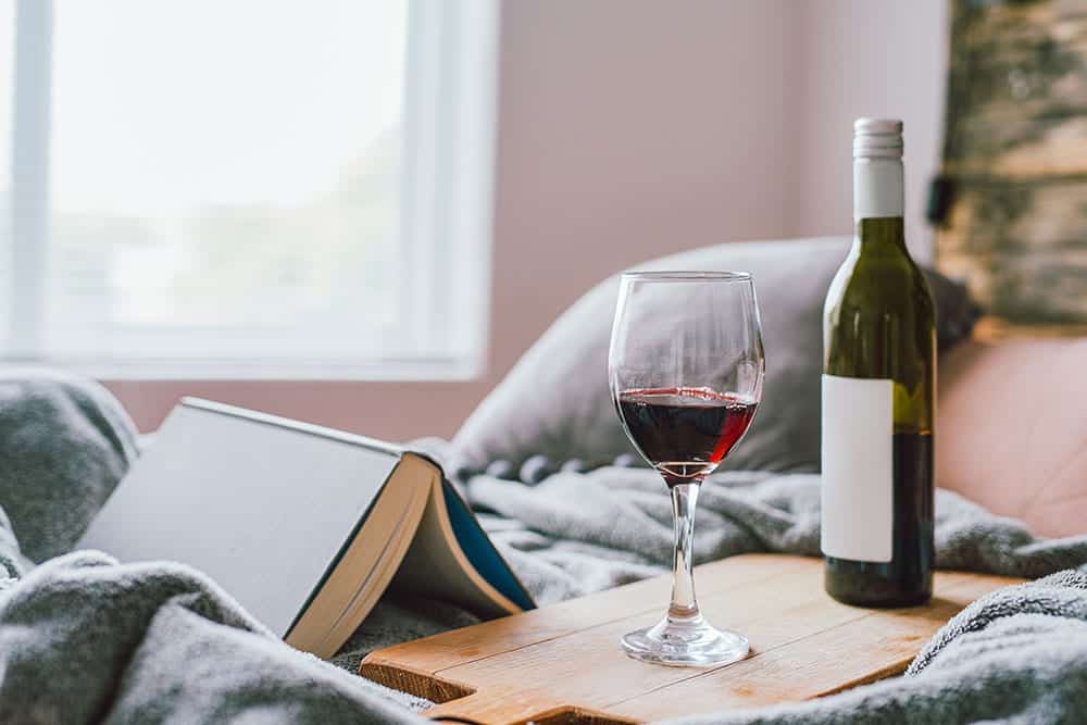 Glass of wine before bed disrupts sleep patterns MiNDFOOD