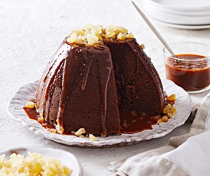 Ginger and Treacle Pudding with Orange Caramel Sauce | MiNDFOOD