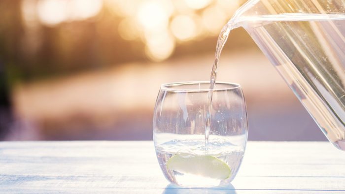 5 signs you are not drinking enough water