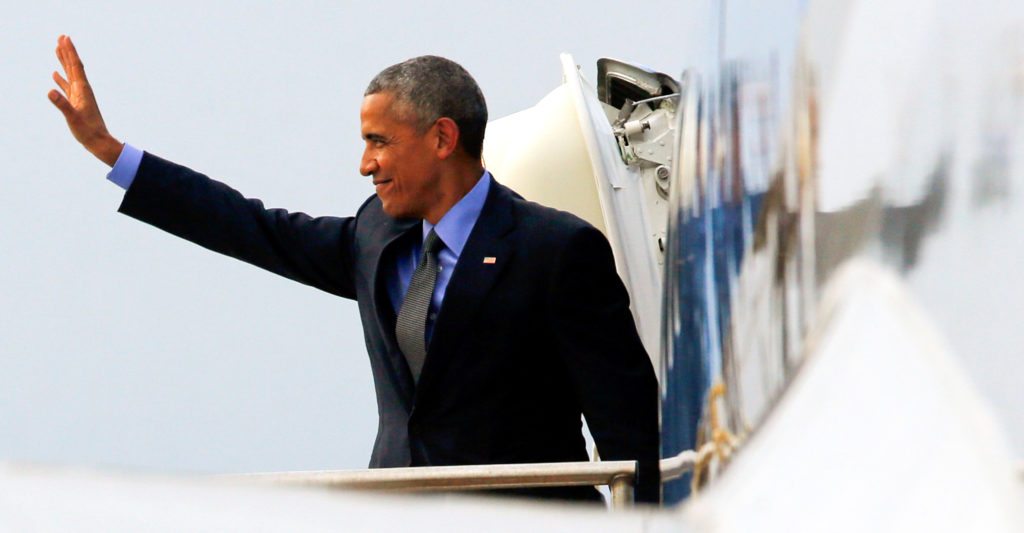 Barack Obama Touches Down in New Zealand