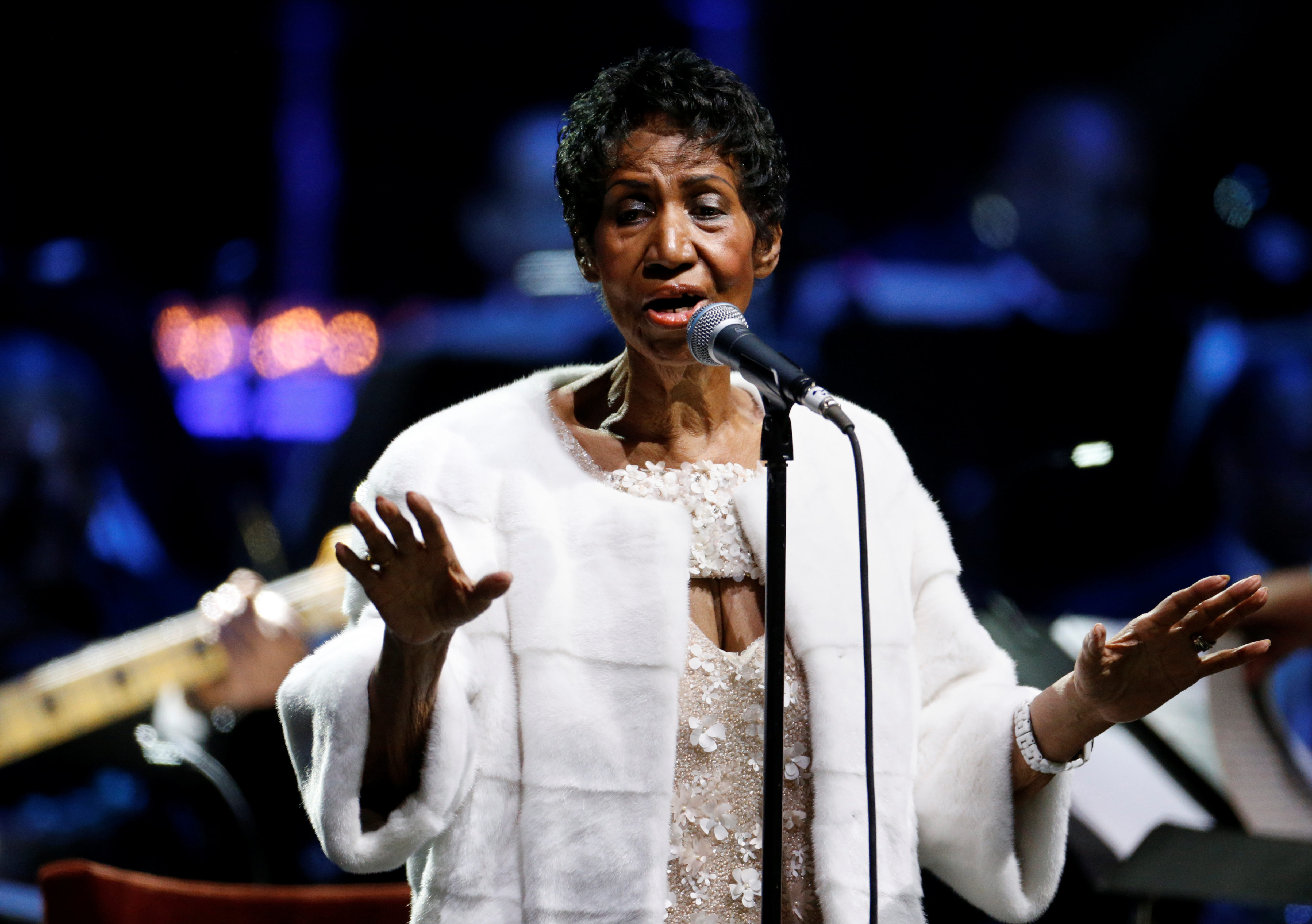 Aretha Franklin performs during the commemoration of the Elton John AIDS Foundation 25th year fall gala at the Cathedral of St. John the Divine in New York City, in New York, U.S. November 7, 2017. REUTERS/Shannon Stapleton - RC1B9F4ACF30