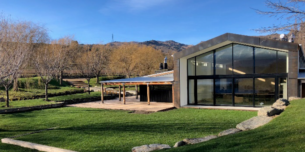 New wine tasting shed in Central Otago