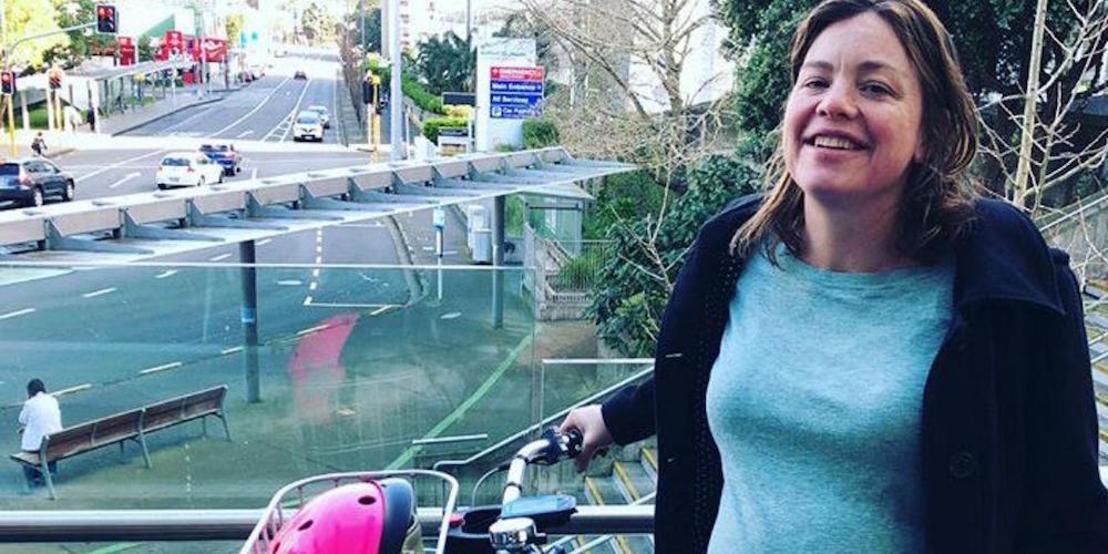 New Zealand Minister cycles to hospital to give birth