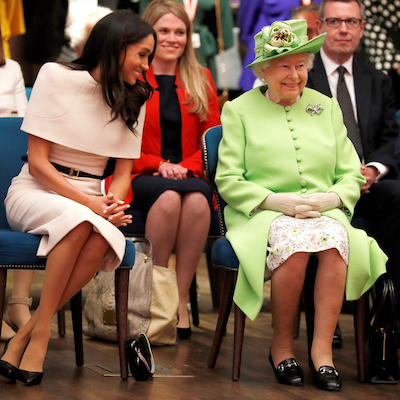 Britain's Queen Elizabeth and Meghan, the Duchess of Sussex, visit the Storyhouse in Chester, June 14, 2018. REUTERS/Phil Noble/Pool - RC14D7622DF0