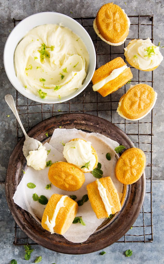 Delightful Lemon Kisses with Mojito Cream Recipe