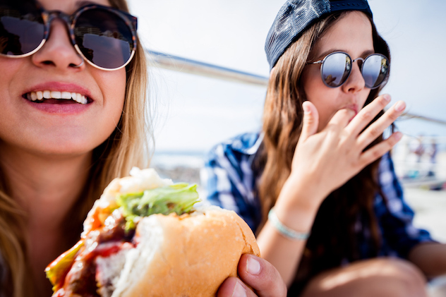 How burgers and chips for lunch can worsen your asthma by the afternoon