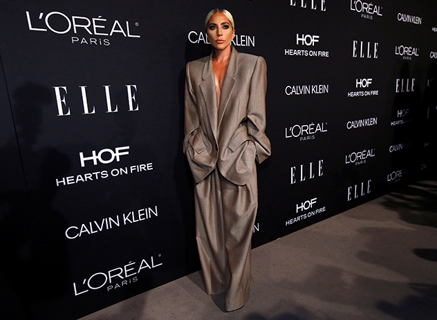 Honoree, singer Lady Gaga poses at the 25th annual ELLE Women in Hollywood in Los Angeles, California, U.S., October 15, 2018. REUTERS/Mario Anzuoni - RC17375BA1E0