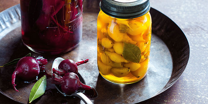 Sweet & Sour Pickled Beetroots