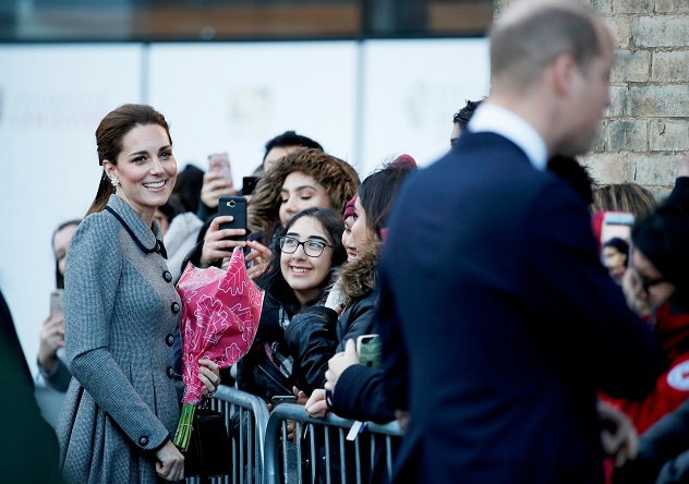 Britain's Prince William and Catherine, The Duchess of Cambridge, greets well wishers at Leicester University, Leicester, Britain, November 28, 2018. REUTERS/Phil Noble - RC15D3C4DF70