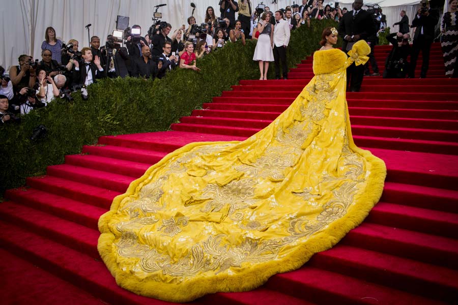 Singer Rihanna arrives at the Metropolitan Museum of Art Costume Institute Gala 2015 celebrating the opening of "China: Through the Looking Glass" in Manhattan, New York May 4, 2015. REUTERS/Lucas Jackson