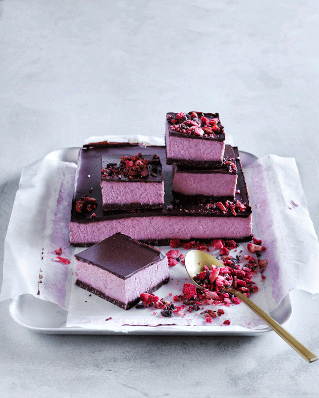 Raw Chocolate & Strawberry Crunch Bars Recipe