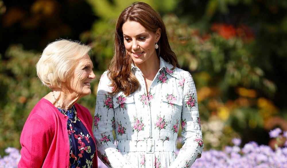 Britain's Catherine, Duchess of Cambridge, and celebrity chef Mary Berry talk as they attend the 'Back to Nature' festival at RHS Garden Wisley, in Wisely, Britain September 10, 2019.  REUTERS/Peter Nicholls - RC162ACDBFE0