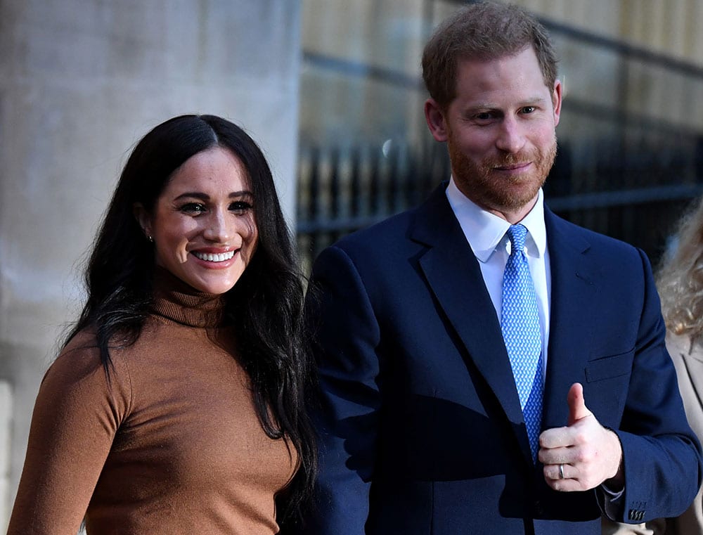 Thumbs Up! Harry and Meghan Say Goodbye to Canada