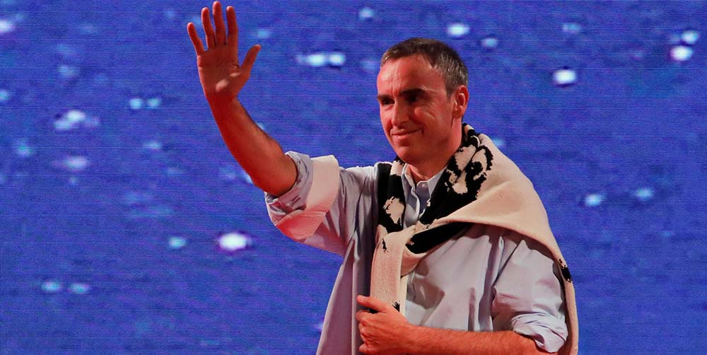 Raf Simons, Chief Creative Officer of Calvin Klein, acknowledges attendees after presenting creations from the Calvin Klein Spring/Summer 2019 collection at New York Fashion Week, New York, U.S., September 11, 2018.  REUTERS/Andrew Kelly - RC19CF1D0840