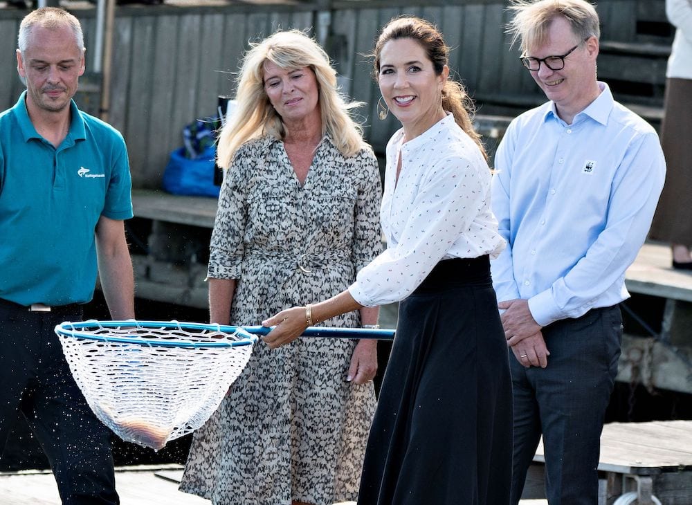 Princess Mary releases rays into the ocean for WWF engagement