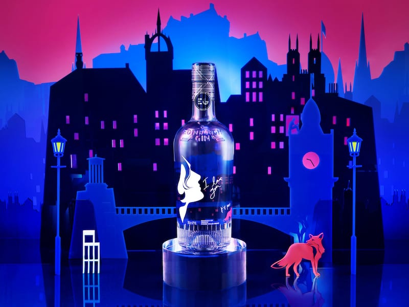 Phoebe Waller-Bridge has teamed up with Edinburgh Gin to sell a bottle inspired by "Fleabag" whose profits will go to the Edinburgh Festival where she debuted the show.