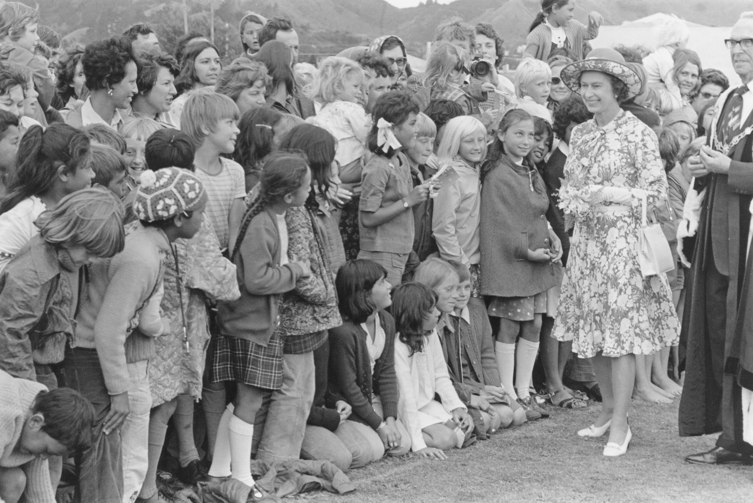 queen's visit to new zealand 1970 itinerary