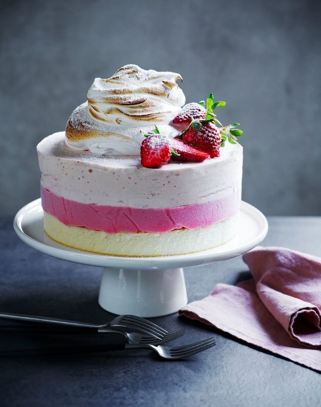 Strawberry Frozen Cheesecake Layer Cake