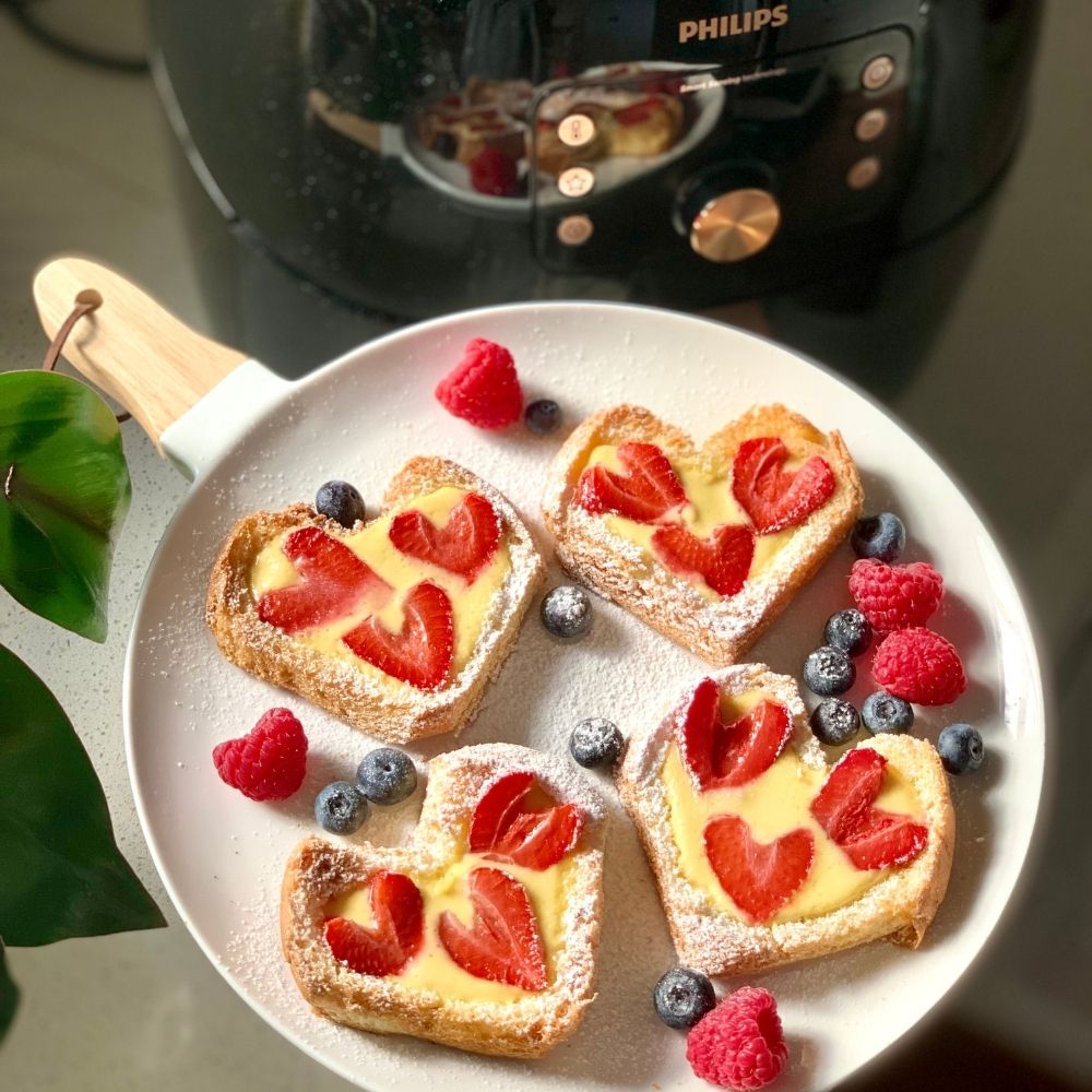 Heart-Shaped Strawberry Yoghurt Toasts