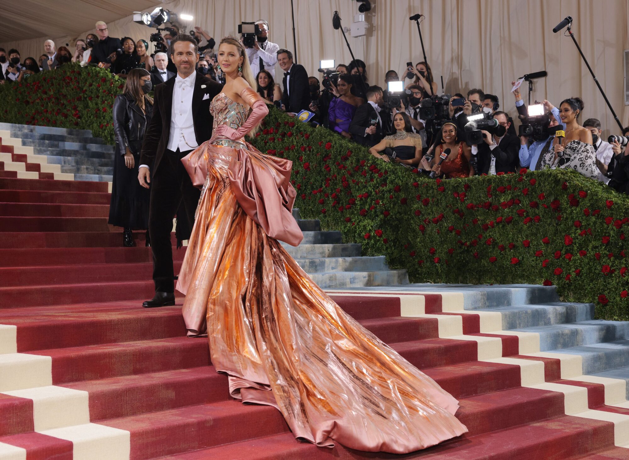 Blake Lively and Ryan Reynolds arrive at the In America: An Anthology of Fashion themed Met Gala at the Metropolitan Museum of Art in New York City, New York, U.S., May 2, 2022. REUTERS/Andrew Kelly