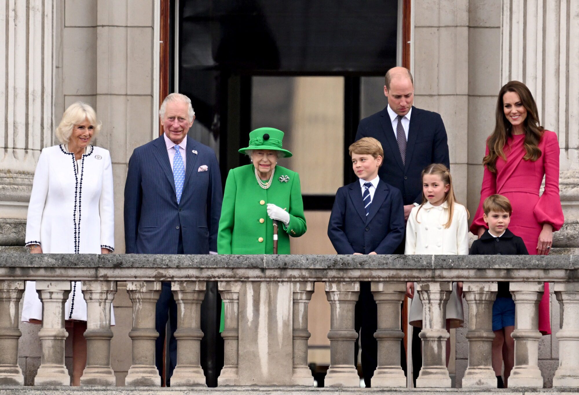 Camilla, Duchess of Cornwall, Prince Charles, Queen Elizabeth, Prince George, Prince William, Princess Charlotte, Prince Louis and Catherine, Duchess of Cambridge stand on the balcony during the Platinum Pageant, marking the end of the celebrations for the Platinum Jubilee of Britain's Queen Elizabeth, in London, Britain, June 5, 2022. Leon Neal/Pool via REUTERS