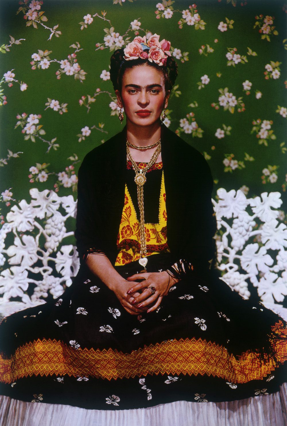 Nickolas Muray 'Frida Kahlo on
Bench #5' 1939. The Jacques and
Natasha Gelman Collection of 20th
Century Mexican Art and the Vergel Foundation. © Nickolas Muray Photo Archives