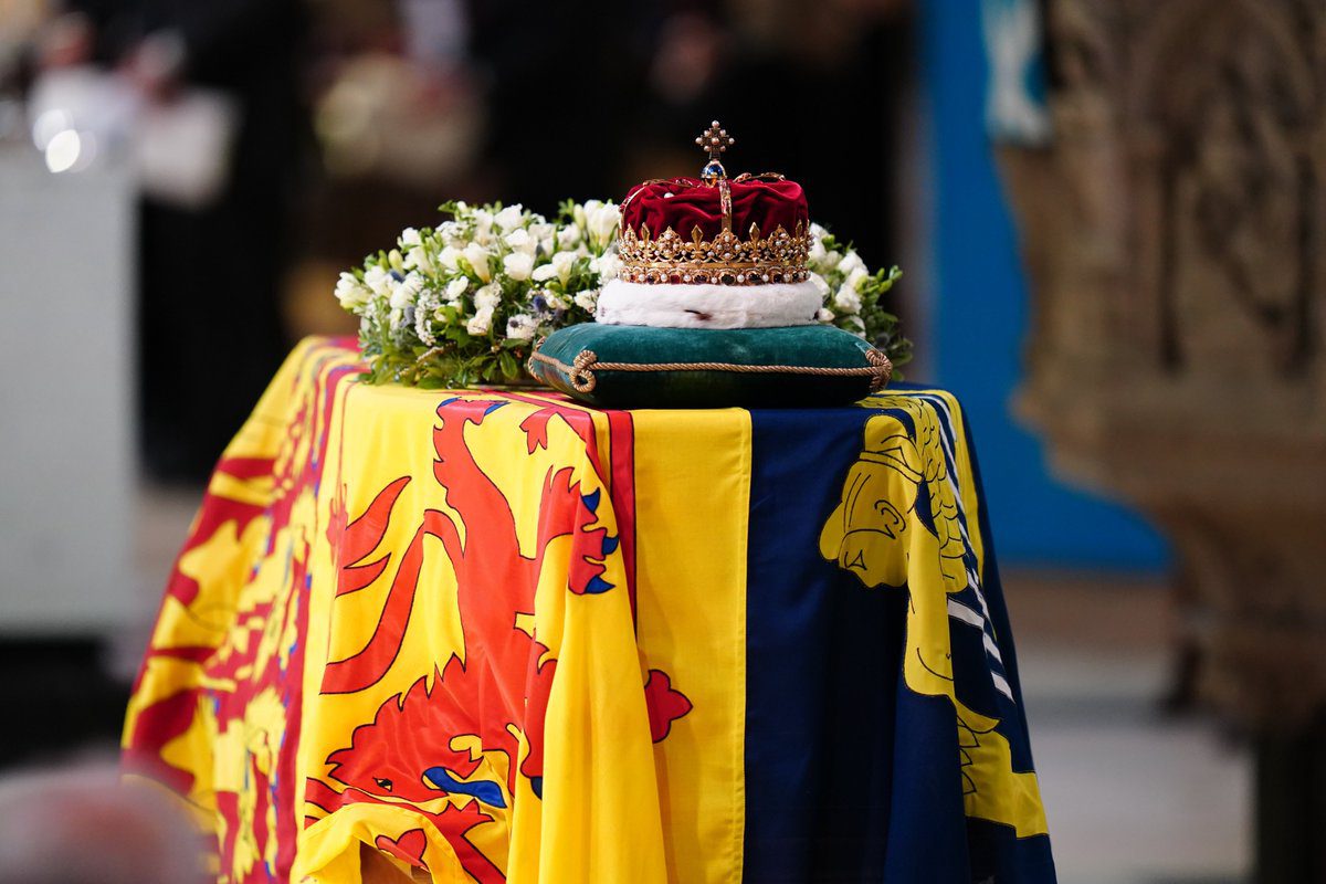 Her Majesty The Queen’s coffin lies at rest in St Giles’ Cathedral, Edinburgh.

