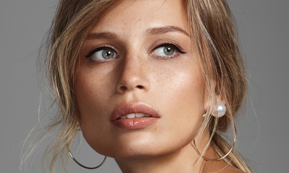 How to apply cream bronzer for a summery glow
