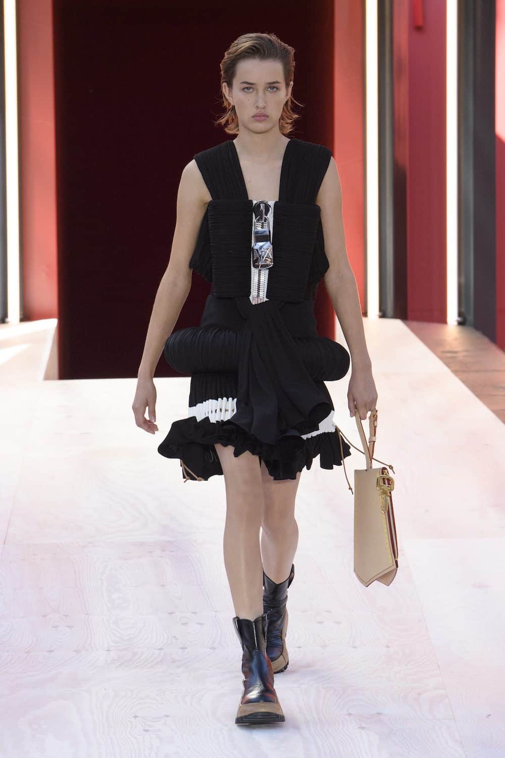 Louis Vuitton: Louis Vuitton Presents Its New Spring-Summer 2022