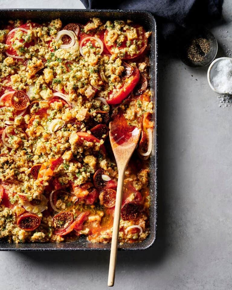 Tomato Onion Relish Savoury Crumble (1)