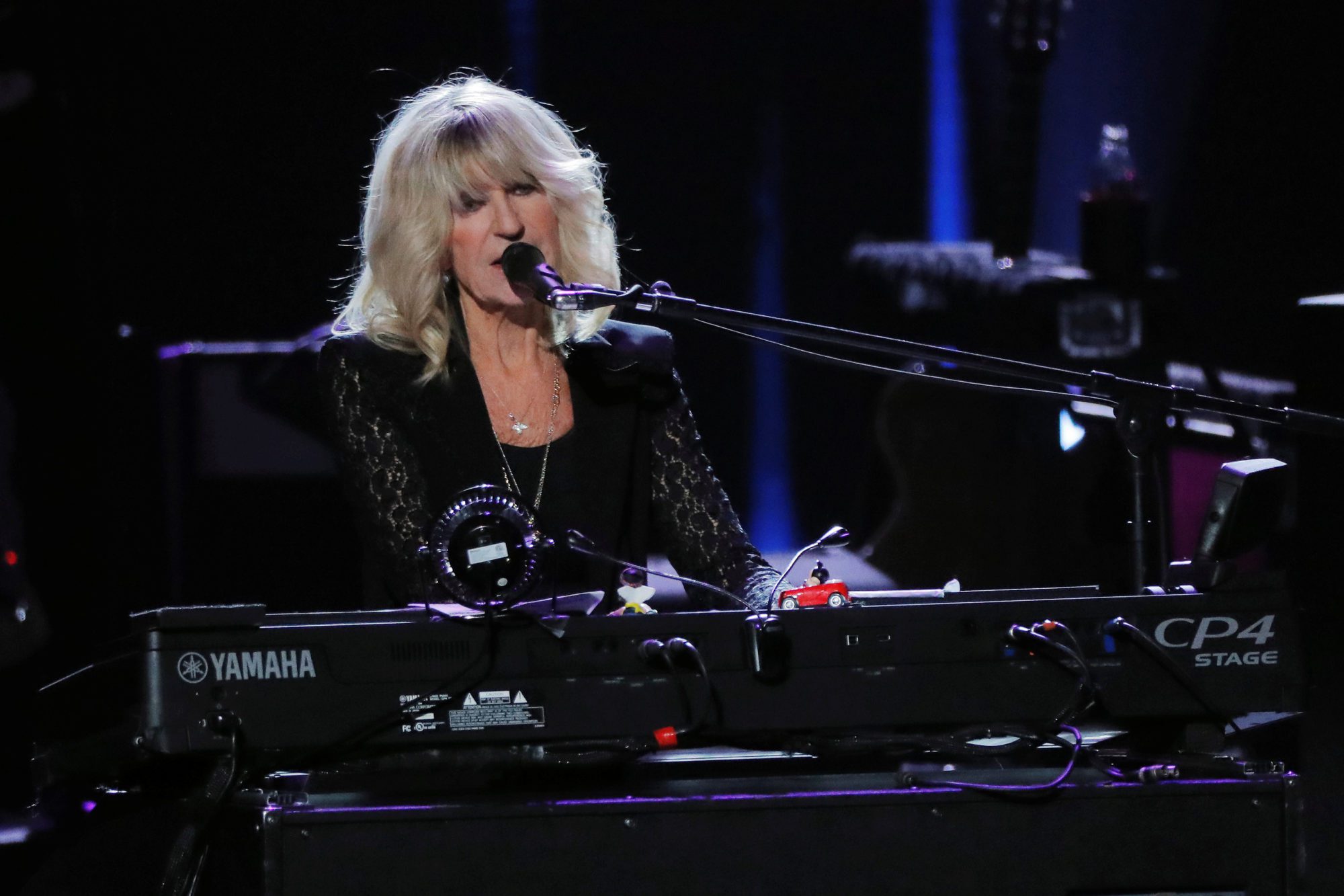 FILE PHOTO: Honoree Christine McVie of the group Fleetwood Mac performs during the 2018 MusiCares Person of the Year show honoring Fleetwood Mac at Radio City Music Hall in Manhattan, New York, U.S., January 26, 2018.  REUTERS/Andrew Kelly