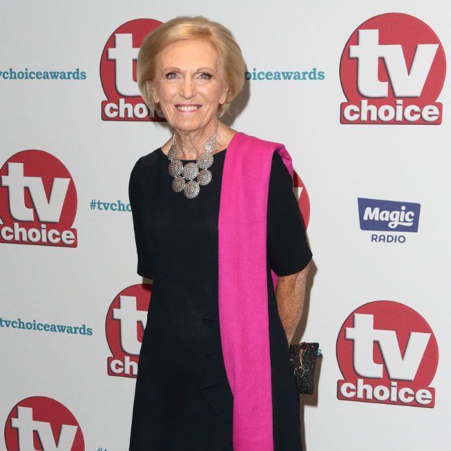 Dame Mary Berry puts her Christmas turkey in an old sleeping bag to insulate it