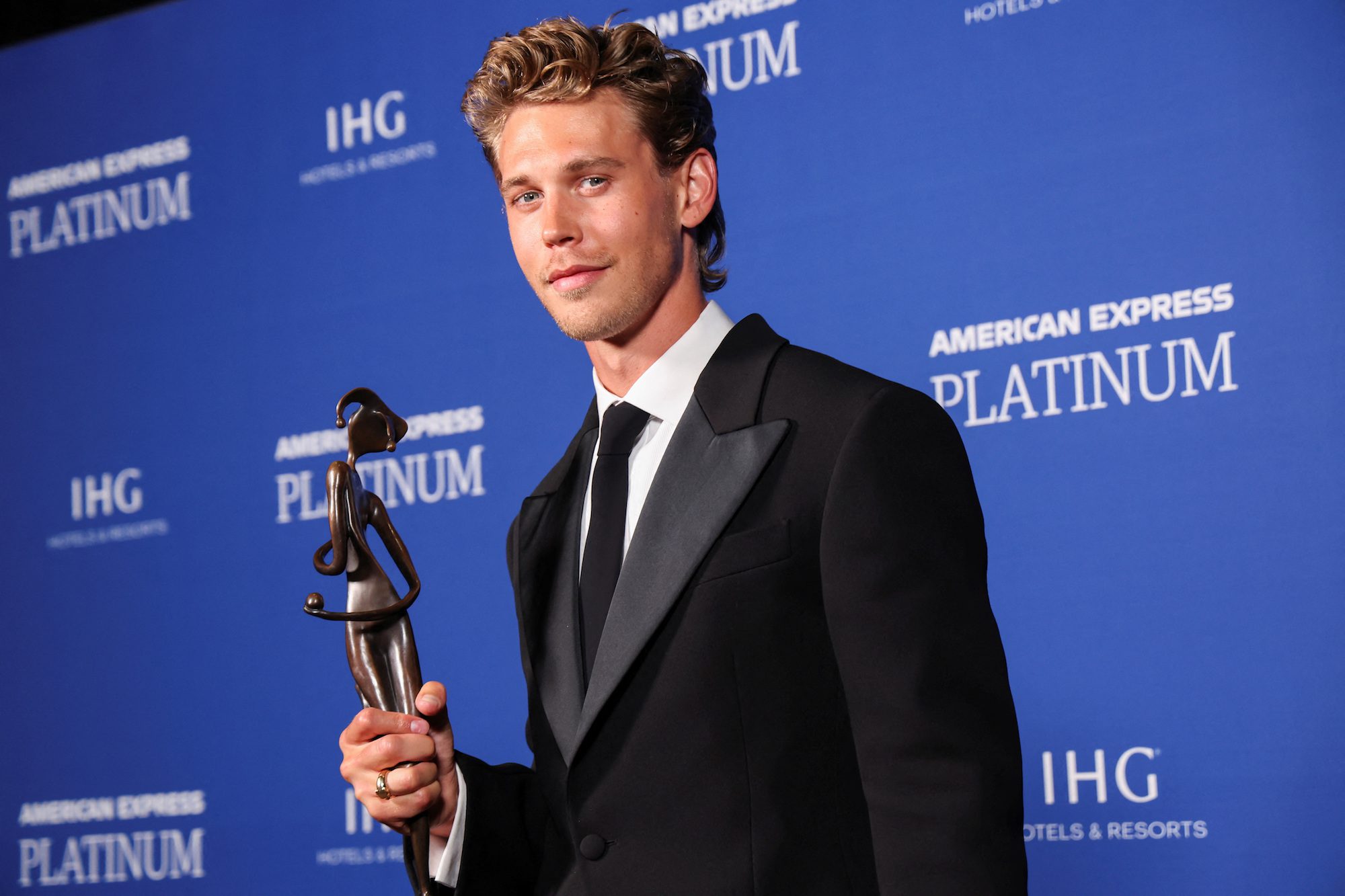 Actor Austin Butler poses backstage after receiving the Breakthrough Performance Award at the 34th Annual Palm Springs International Film Festival Awards gala in Palm Springs, California, U.S., January 5, 2023. REUTERS/Mario Anzuoni