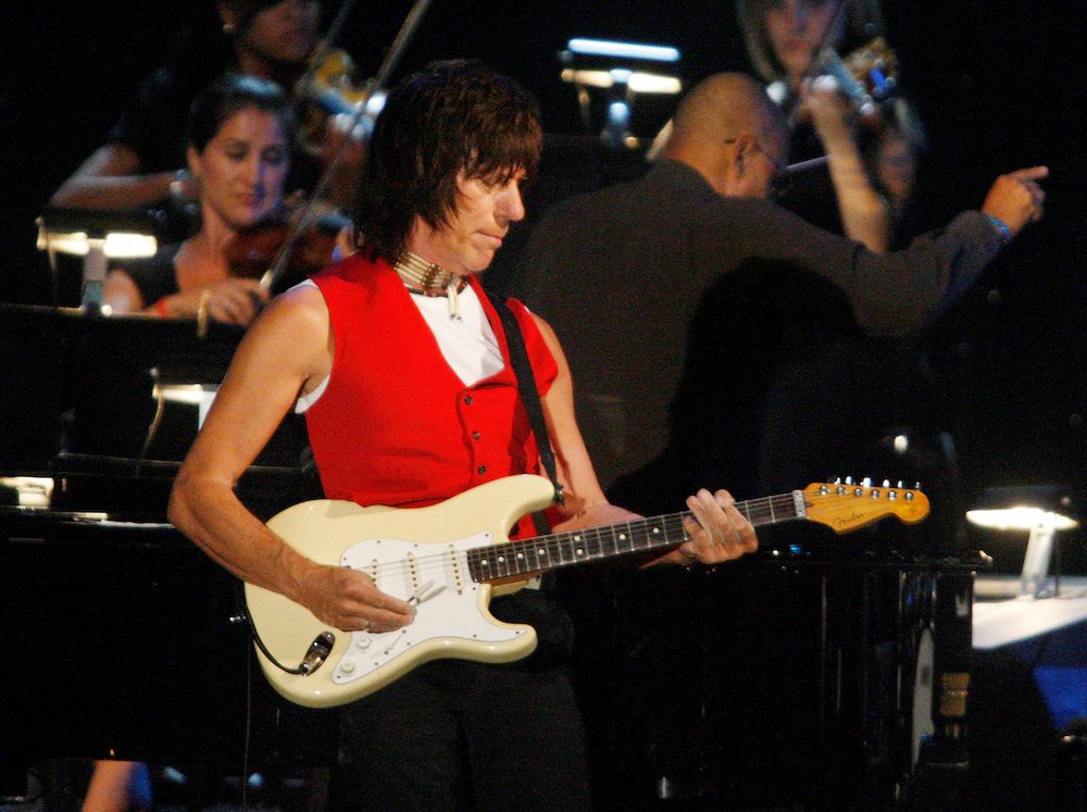 FILE PHOTO: Rock guitarist Jeff Beck performs at the Grammy Foundation's Starry Night gala honoring Sir George Martin in Los Angeles, California  July 12,  2008.  REUTERS/Fred Prouser