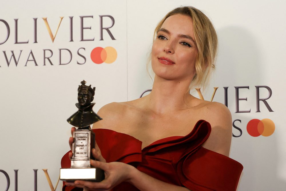Jodie Comer poses with the award for Best Actress for "Prima Facie" at the Olivier Awards at the Royal Albert Hall in London, Britain, April 2, 2023. REUTERS/May James