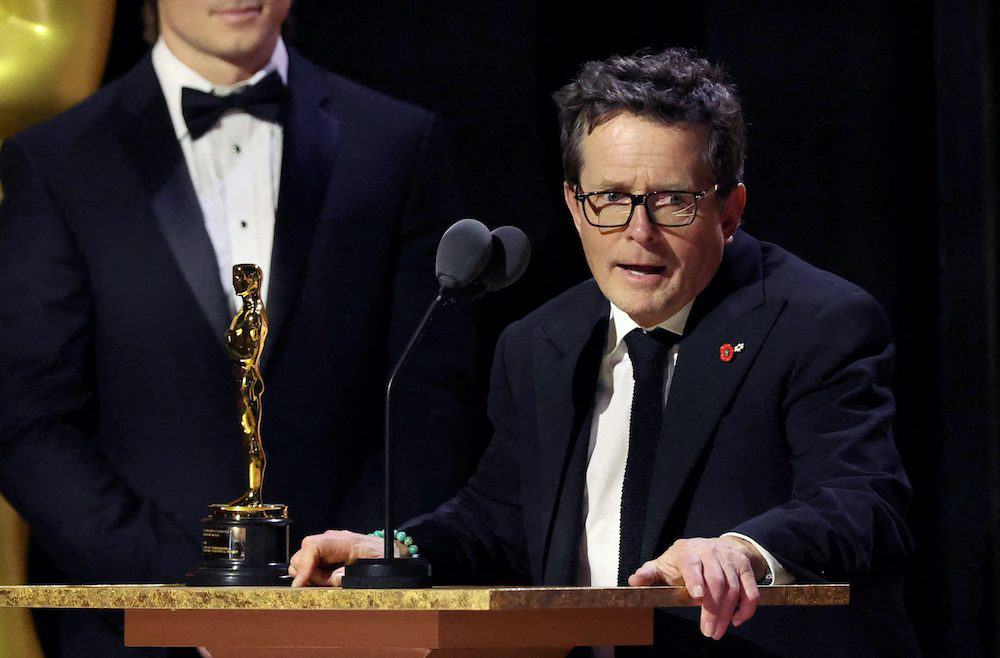 FILE PHOTO: Actor Michael J. Fox accepts the Jean Hersholt Humanitarian Award at the 13th Governors Awards in Los Angeles, California, U.S., November 19, 2022. REUTERS/Mario Anzuoni/File Photo