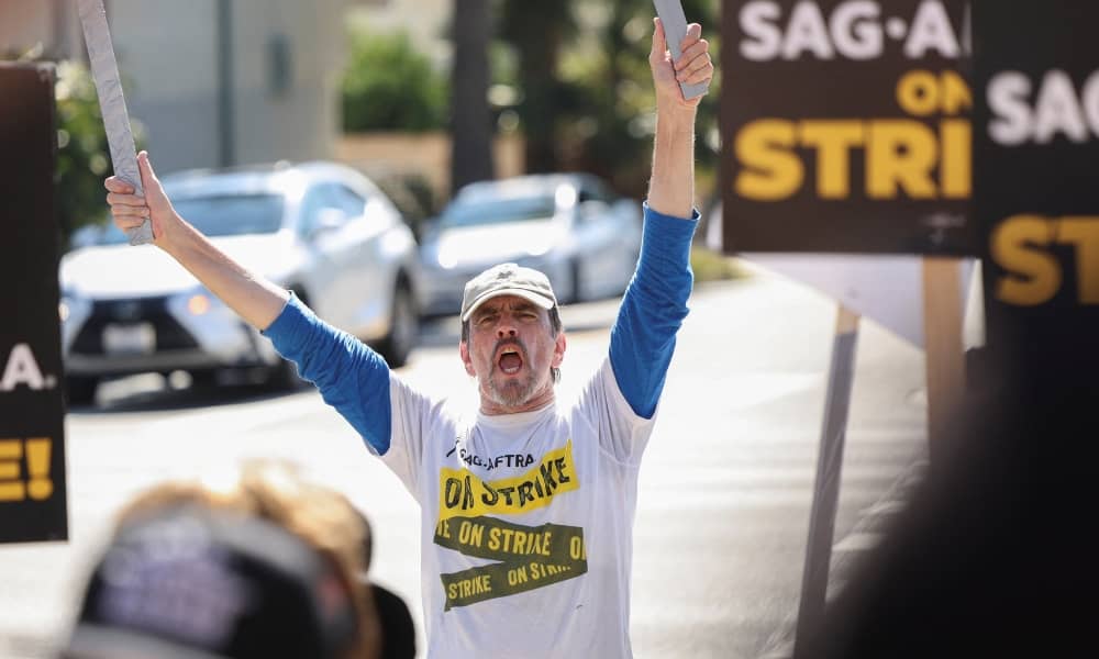 Hollywood actors reach tentative deal with studios to end strike